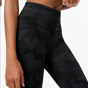 Lululemon Wunder Train High-Rise 25"
Heritage 365 Camo Deep Coal Multi Sz 2